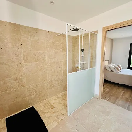 L'élégance, Et Piscine Privés