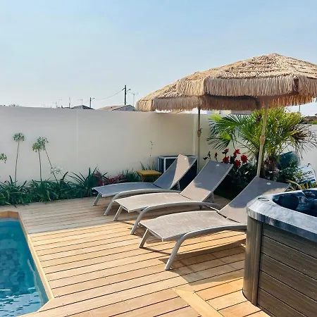 L'élégance, Et Piscine Privés
